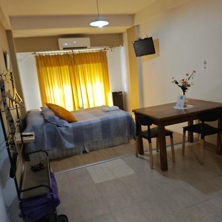 Acogedor Monoambiente Con Parking Apartment Neuquen Luaran gambar