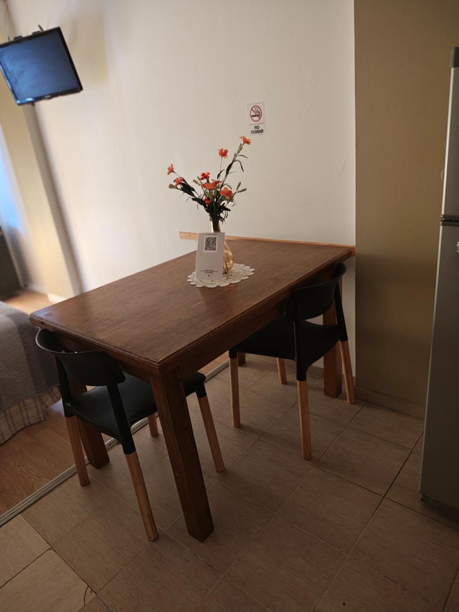 Acogedor Monoambiente Con Parking Apartment Neuquen Luaran gambar